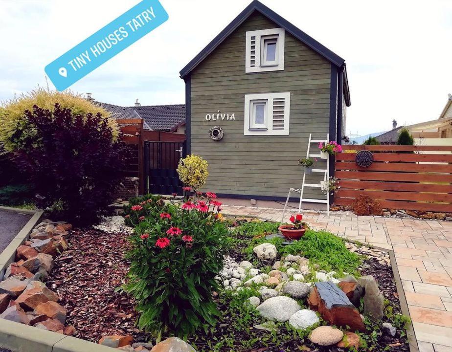 Tiny House Olivia Lägenhet Liptovský Hrádok Exteriör bild